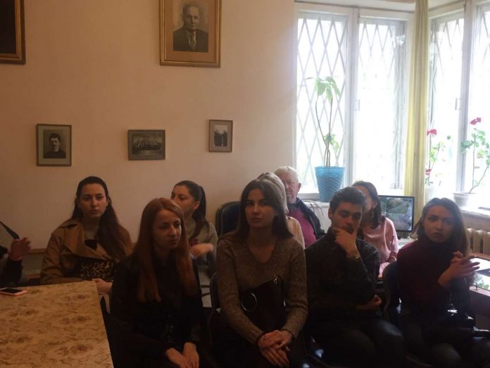 Студенти теоретико-композиторвського факультету Львівської національної музичної академії ім. М. Лисенка Студенти теоретико-композиторвського факультету Львівської національної музичної академії ім. М. Лисенка